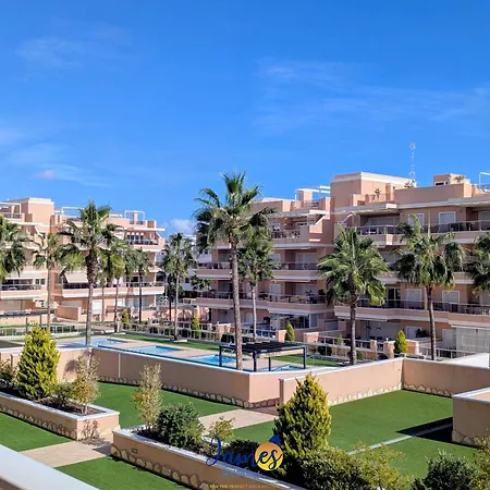 Tropical 3br Oasis With Pool Eb17 Apartman *